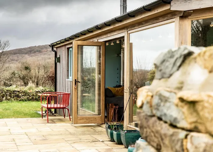 Penrhiw - A Country Cottage With Mountain Views